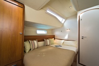 Four Devils - Guest Stateroom